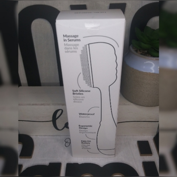 PMD Clean Smart Facial Cleansing Device - Picture 6 of 12